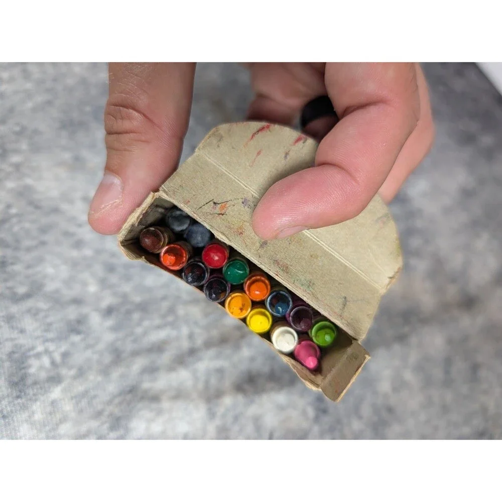 Vintage Crayola Crayons Box of 16 Brilliant Color Binney & Smith